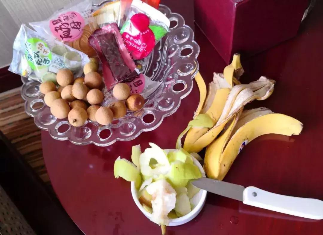 误吞枣核医生自救,医生误吞枣核成功自救