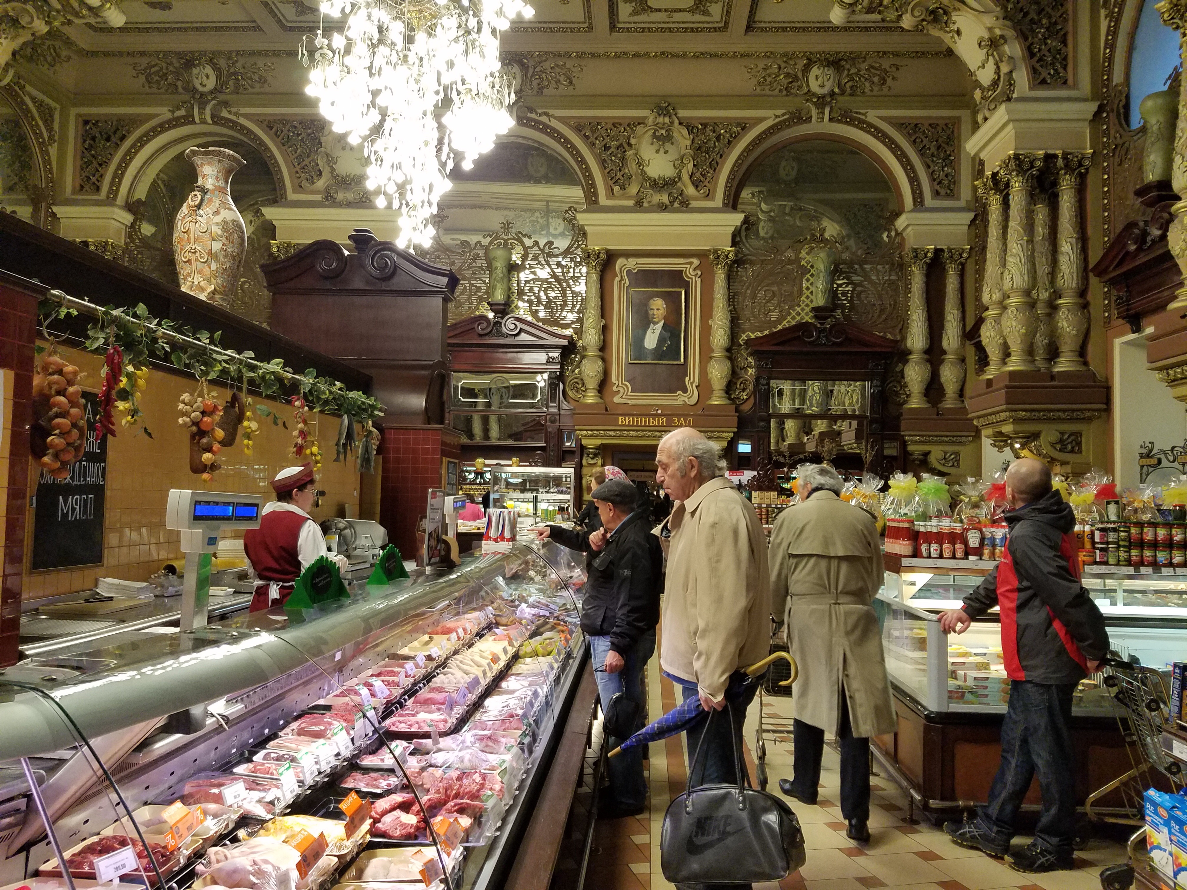 她在127小时的K3火车上拍婚纱照，看了三个国家的风景