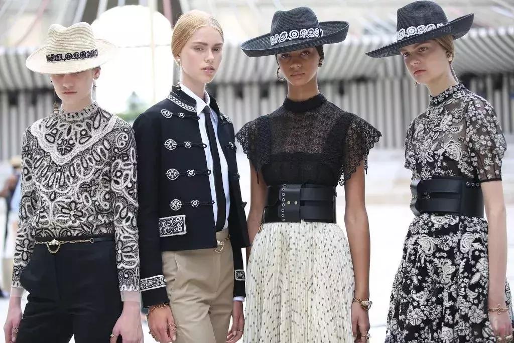 各大奢侈品牌新年限定,2019最奢侈爆款大牌