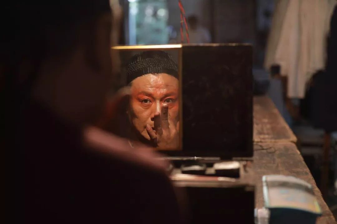 画家的画夹：李小可后背上的份量