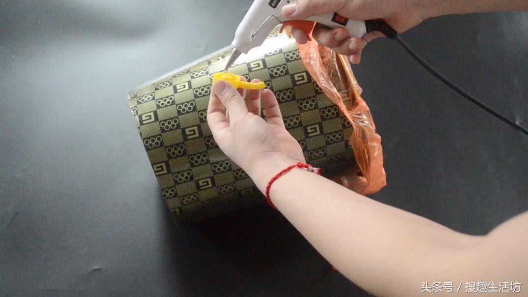 洗洁精瓶子放下面美观又不占地方,洗洁精瓶子放餐具