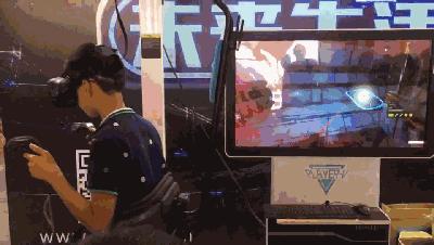 杭州人对未来的好奇心彻底爆发！10多万人在钱塘江边“看到未来”