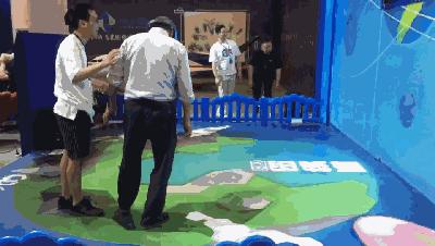 杭州人对未来的好奇心彻底爆发！10多万人在钱塘江边“看到未来”