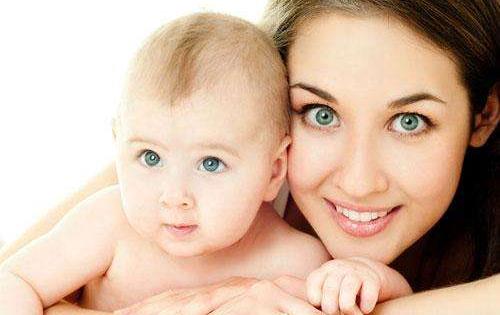 孩子喂奶的正确方式,侧着喂奶的正确方式