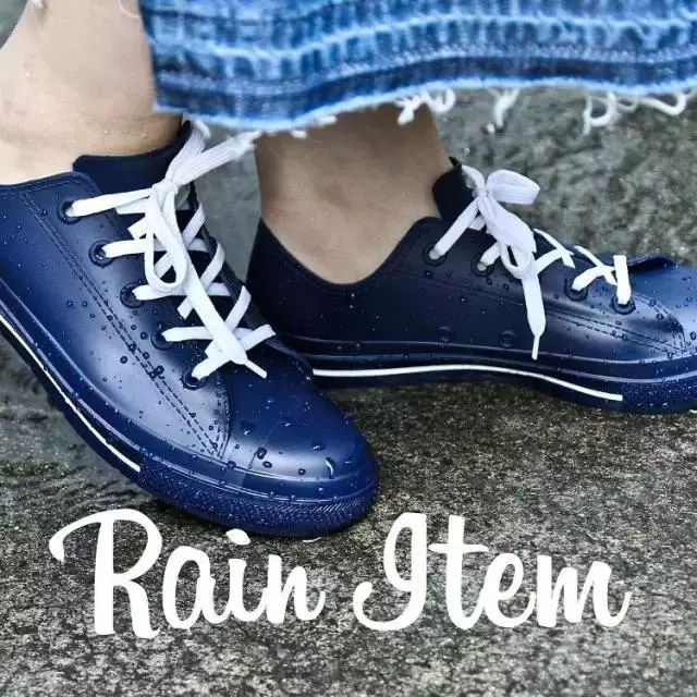 下雨天穿雨鞋防水又好看时尚,穿上雨鞋
