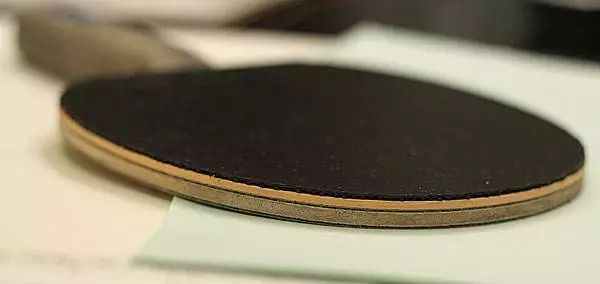 反手胶皮推荐粘套与涩套,乒乓涩性套胶和粘性套胶区别