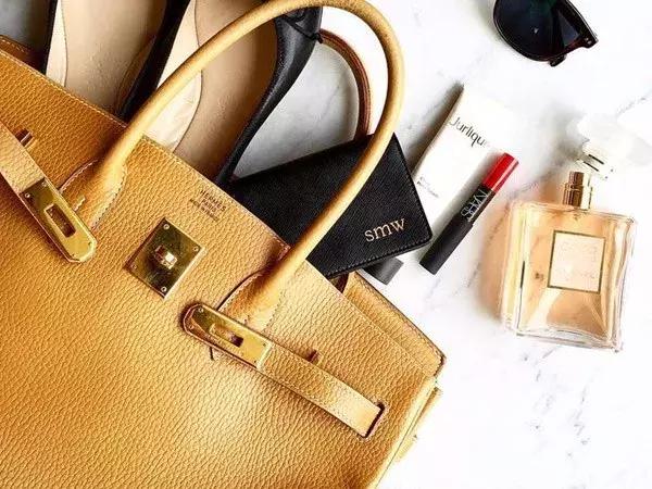 张雨绮晒爱马仕照片,张雨绮卖化妆品