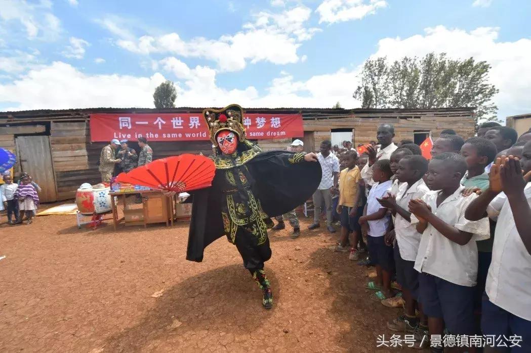 中国军人在危险面前从不畏缩,在危险面前中国军人无所畏惧