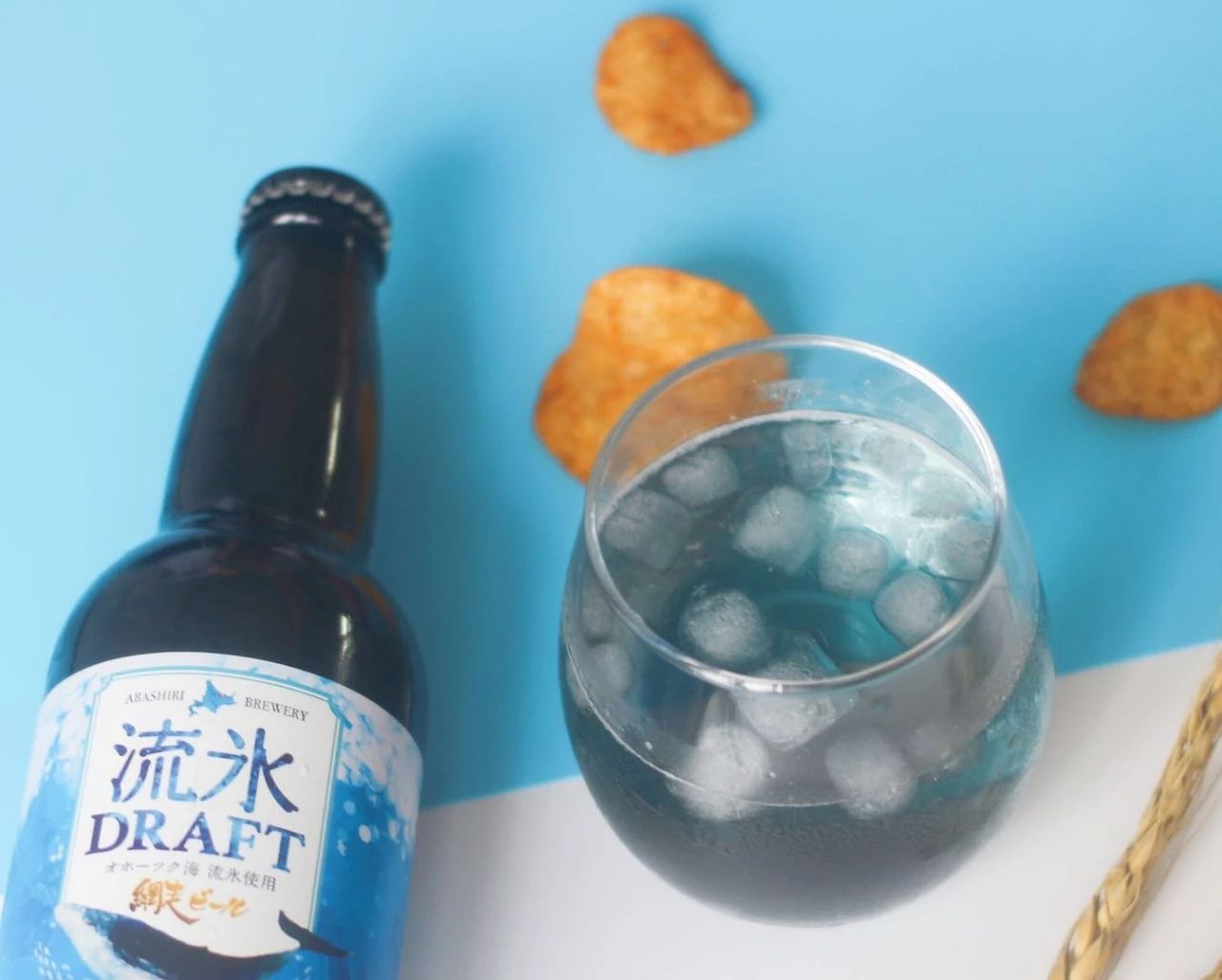 北海道網走的青蓝色啤酒，喝上一口，宛如遨游再浩瀚的鄂霍次克海