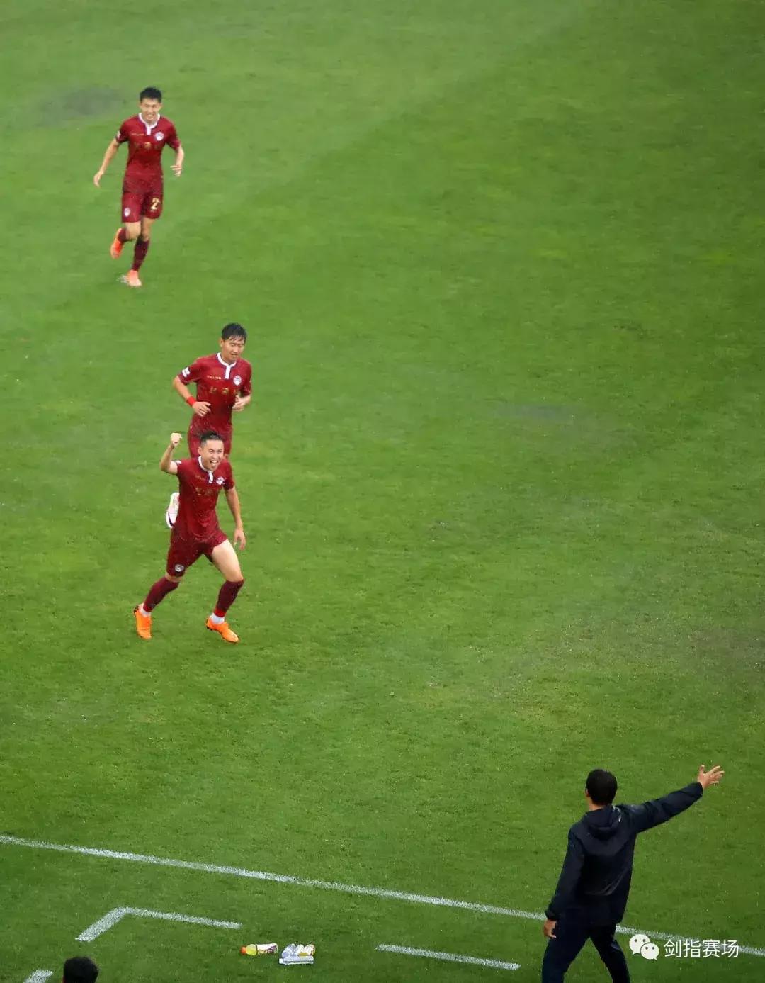 「图集」雨中狂胜！“雨神”淄博星期天5:0沈阳东进联赛首次连胜