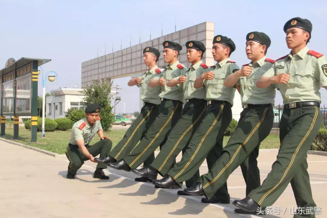 兵哥哥们的军旅日常生活,带你体验兵哥哥伙食