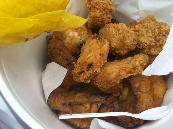 肯德基全家桶遭吐槽，网友：这哪是全家桶，分明就是单亲家庭分量