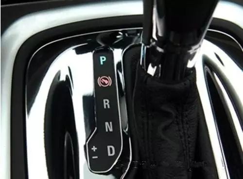 汽车钥匙插进去扭不动了怎么回事,汽车扭钥匙打火没反应是怎么回事