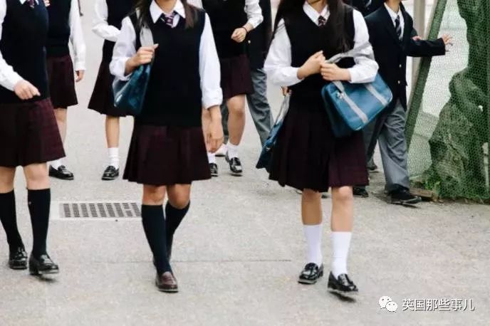 禁止女生穿内衣、*裤内**统一纯白色……日本这“奇葩校规”，简直无语