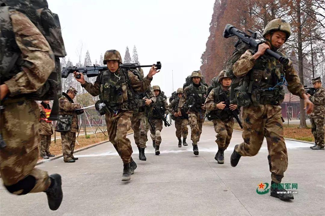 解放军火力恐惧症有多严重,陆军步兵火力不够恐惧症