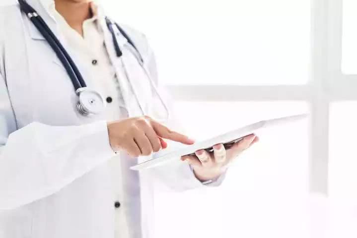 医院进大量球迷医生无奈：都不懂怎么吃