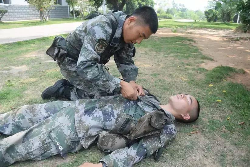 兵哥哥防中暑神器,防中暑小秘诀