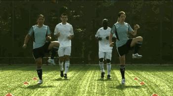 踢球关注脚不要受伤,踢球必做热身