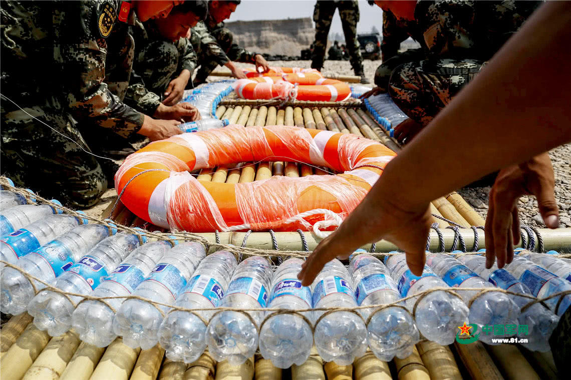 矿泉水瓶可以做什么船,矿泉水瓶可以做什么产品