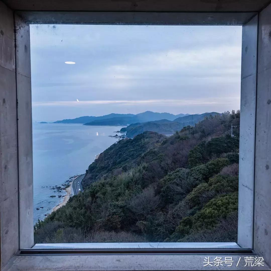 国内安藤忠雄的作品越来越多，但离“清水混凝土诗人”越来越远