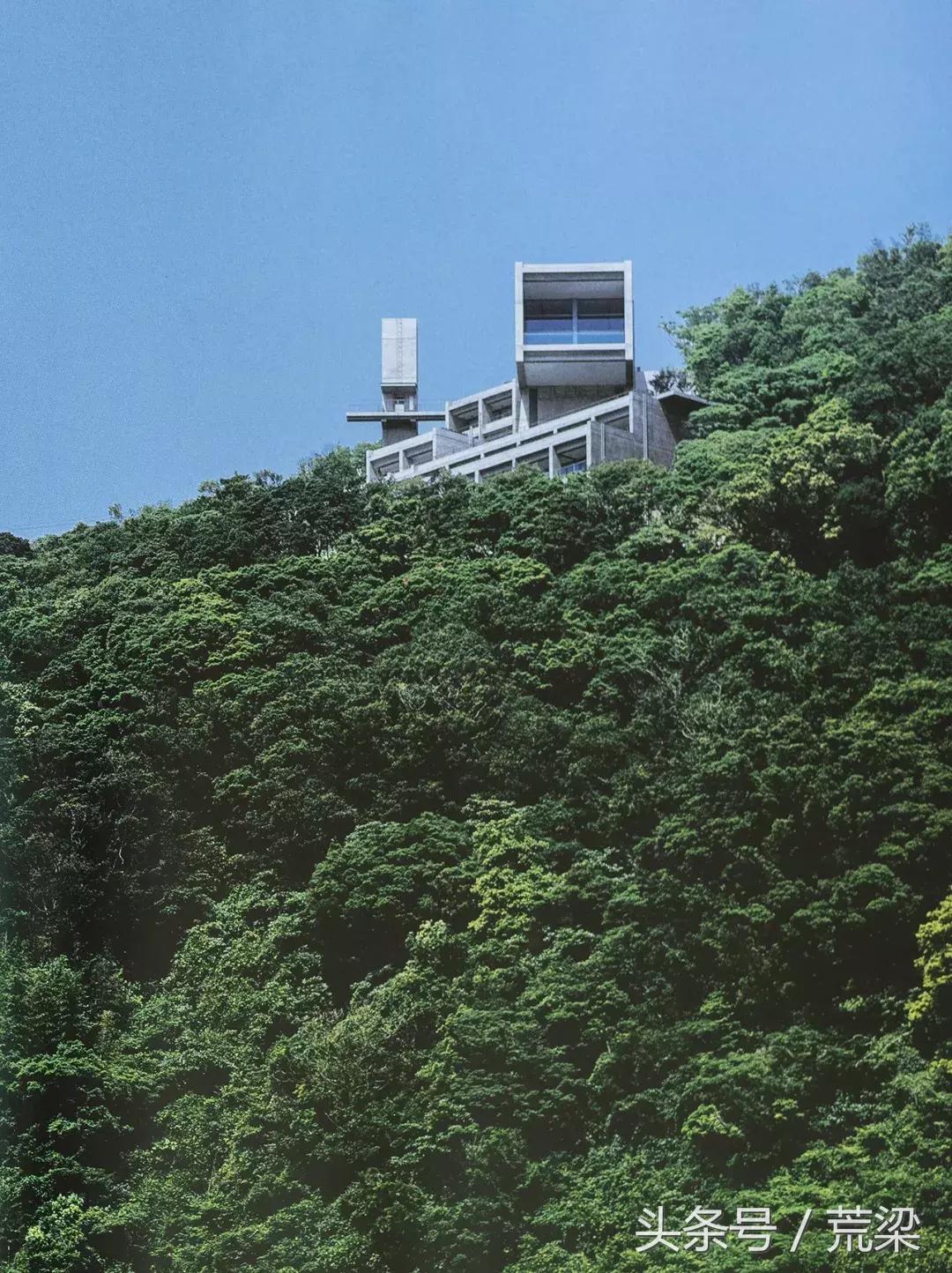 国内安藤忠雄的作品越来越多，但离“清水混凝土诗人”越来越远