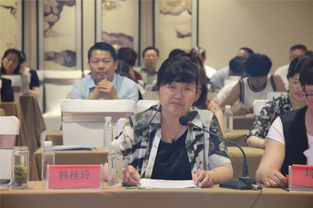 幼儿教师工作情况概述,幼儿园教师成长的困境和策略