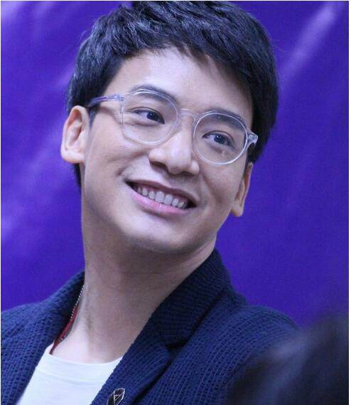 戴眼镜禁欲系的男星,戴眼镜帅哥禁欲系