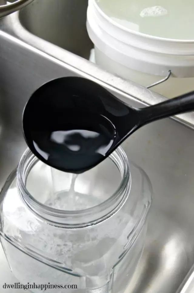 洗衣液再也不用买，自己做的不伤皮肤，不伤衣服，超好闻！