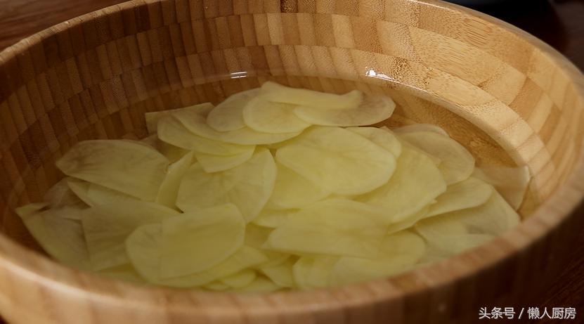 教大家做个美味的薯片简单易学,在家自己做的薯片秘制酱料