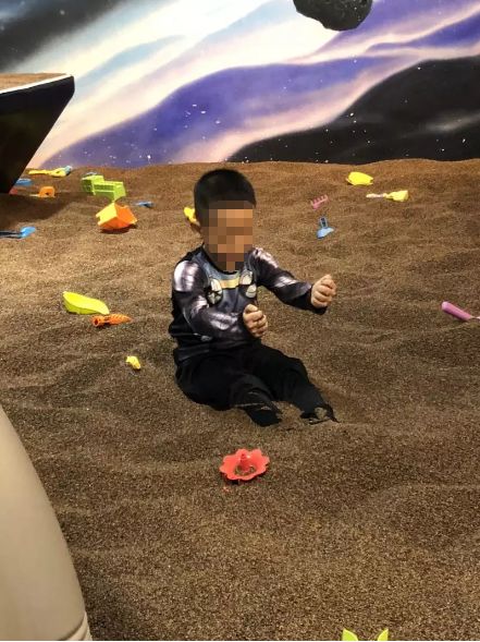 4岁男孩突然打嗝特别严重,七岁儿童打嗝耳朵疼