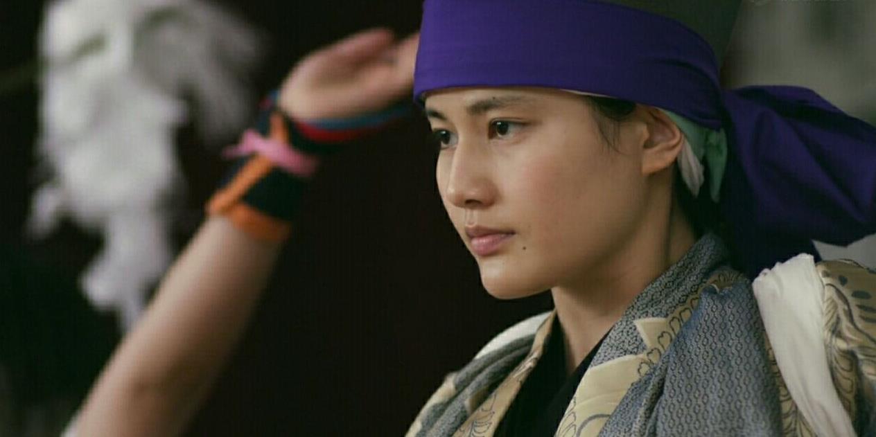 美食中寻觅生活，市子在《小森林》夏秋冬春中的成长