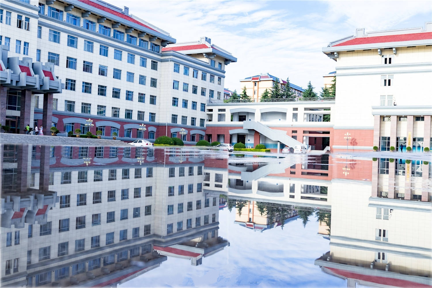 西安思源学院校园风景照片,西安思源学院航拍视频