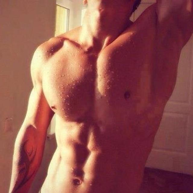 肩膀都过度内旋了，这是怎么造成的呢？别纠结了，赶紧矫正