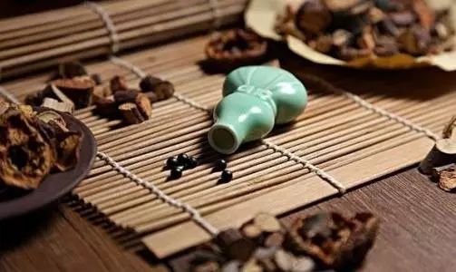 各种常用中成药功效一览表,含三个经典名的中成药