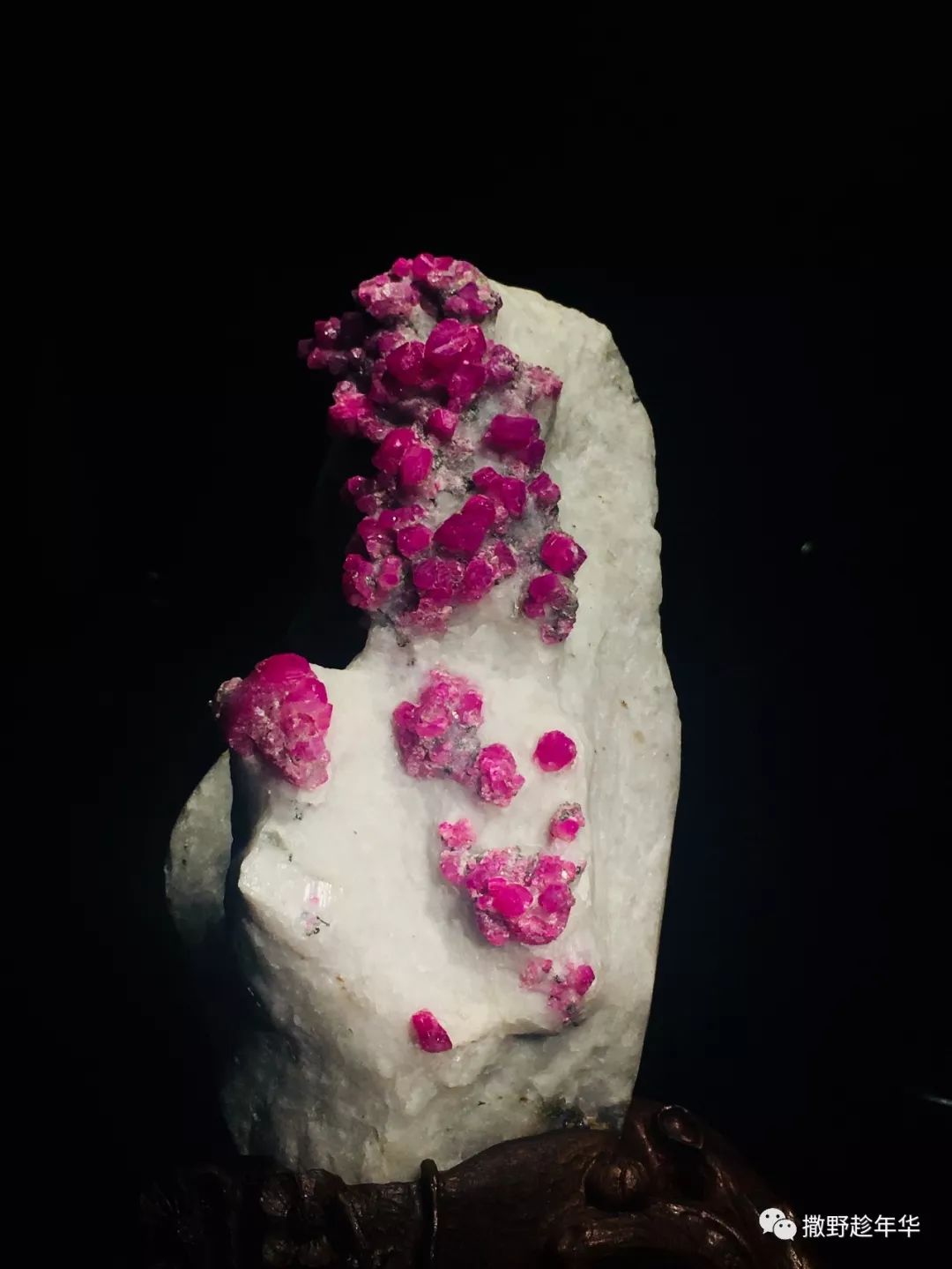 矿物精品展｜地壳深处的彩虹与少女心