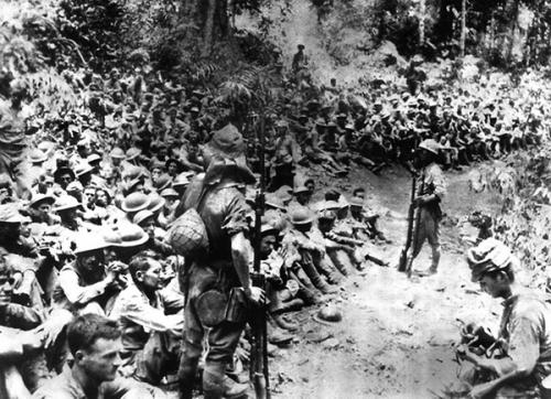 美军士兵回忆日本虐俘：睡在屎尿当中，喝寄生着多种病菌的水