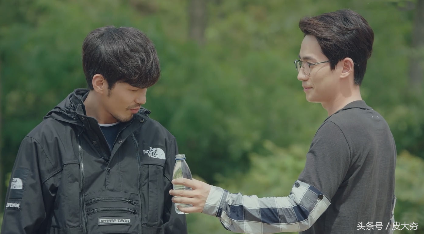 镇魂赵云澜黑袍,镇魂赵云澜穿衣风格