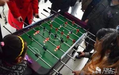 鐪嬪瀛愯涪鐞冩墠鎳傚緱鐪嬩笘鐣屾澂,濡備綍璁╁瀛愮湅鎳傝冻鐞冧笘鐣屾澂姣旇禌