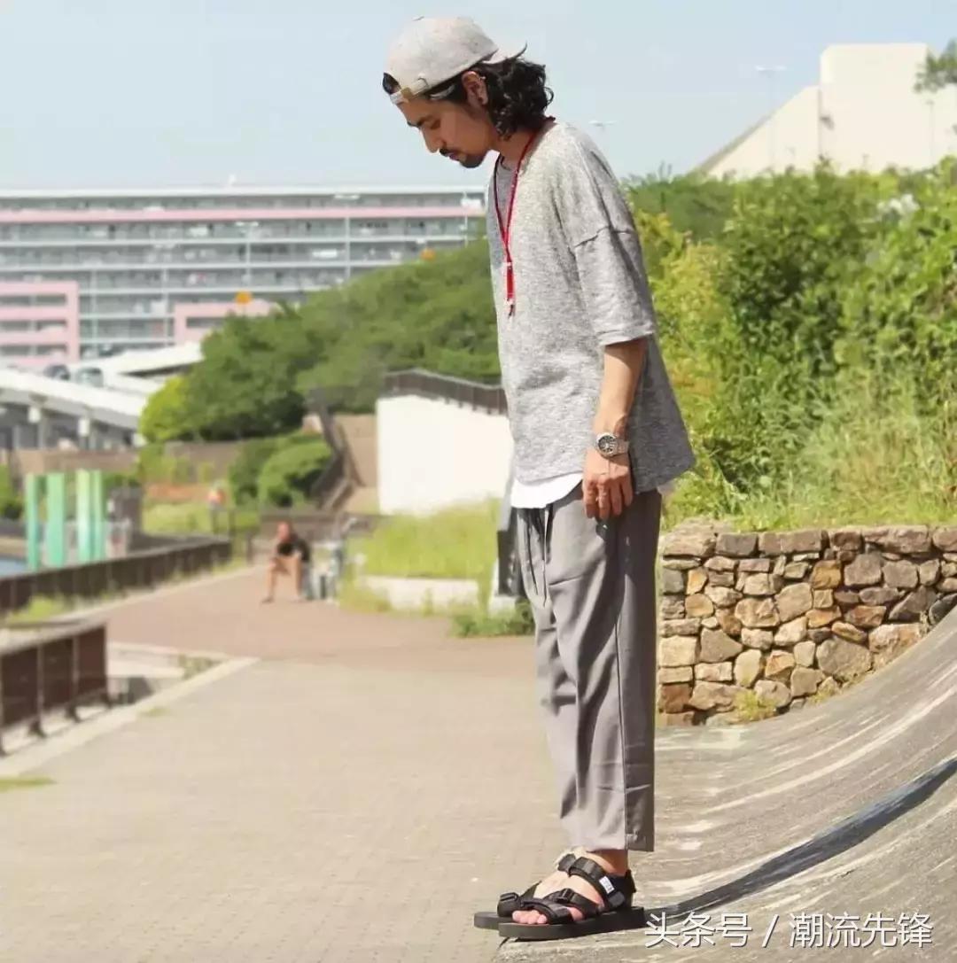 今夏最适合的凉拖,夏天给自己备几件羽绒服