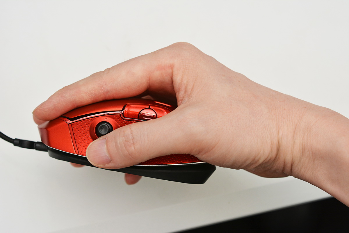 国产大玩个性，分分钟玩懂赛德斯飞鱼游戏鼠标