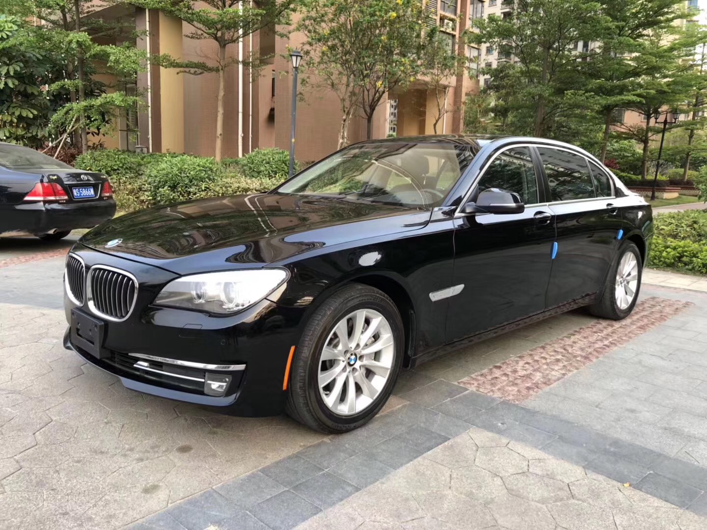 如今仅售26万，外观有韵味我挺喜欢，前脸和侧面都比较好看