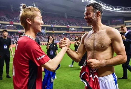 鹿晗足球时刻,鹿晗的足球表现如何