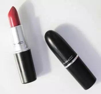 适合黄白皮显白的口红,黄皮肤适合哪种裸色口红