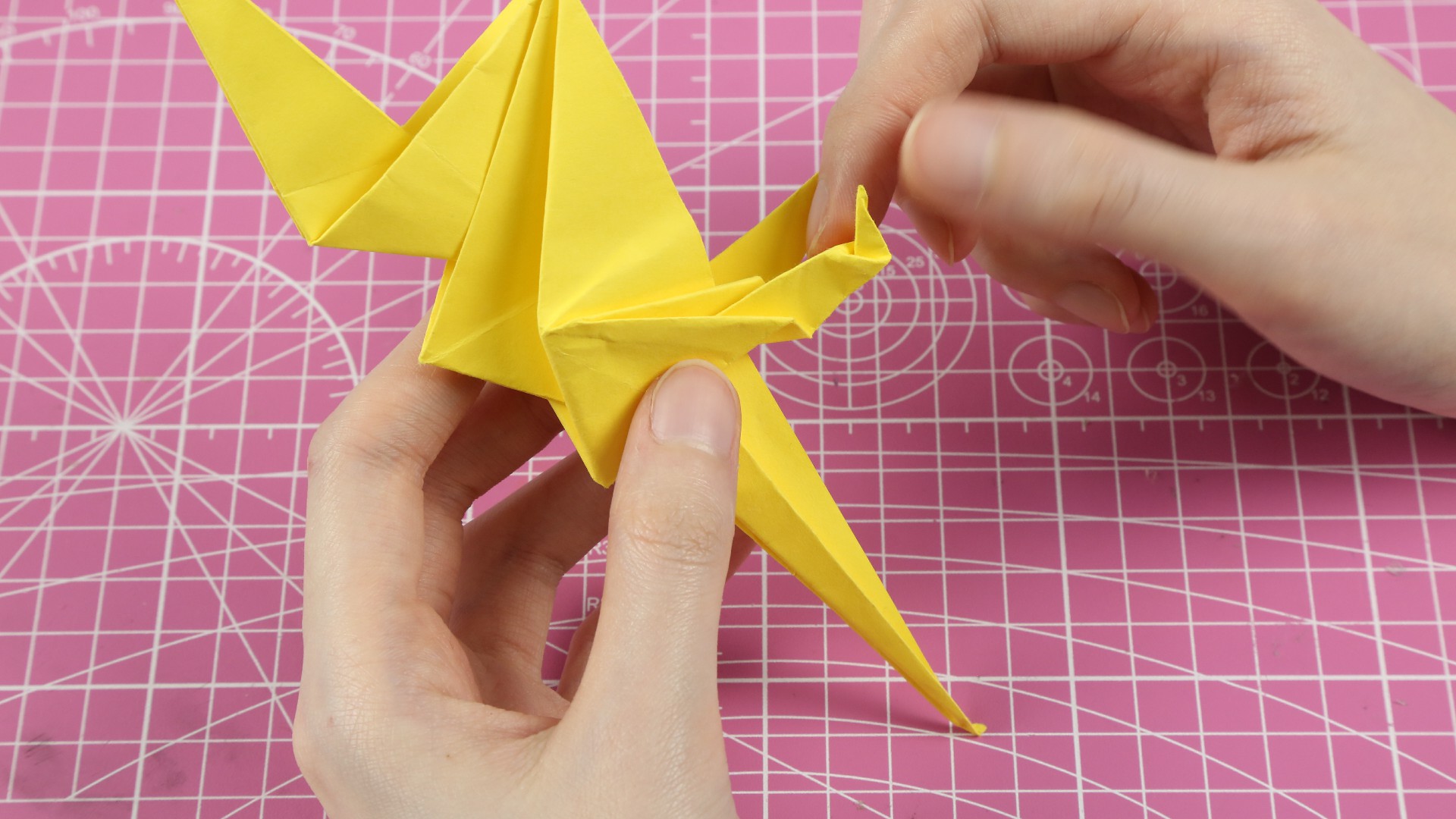 想要恐龙玩具，不用再去商场买了，姑娘教你巧用一张纸折出来