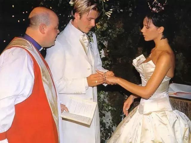 维多利亚夫妇是离婚了吗,维多利亚的婚姻现状