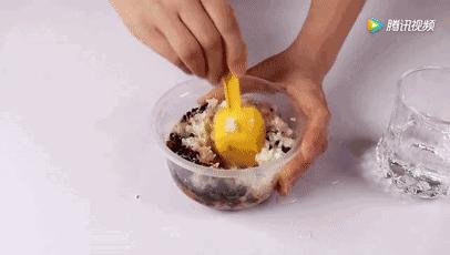 洗衣粉白糖消灭蟑螂,一勺洗衣粉