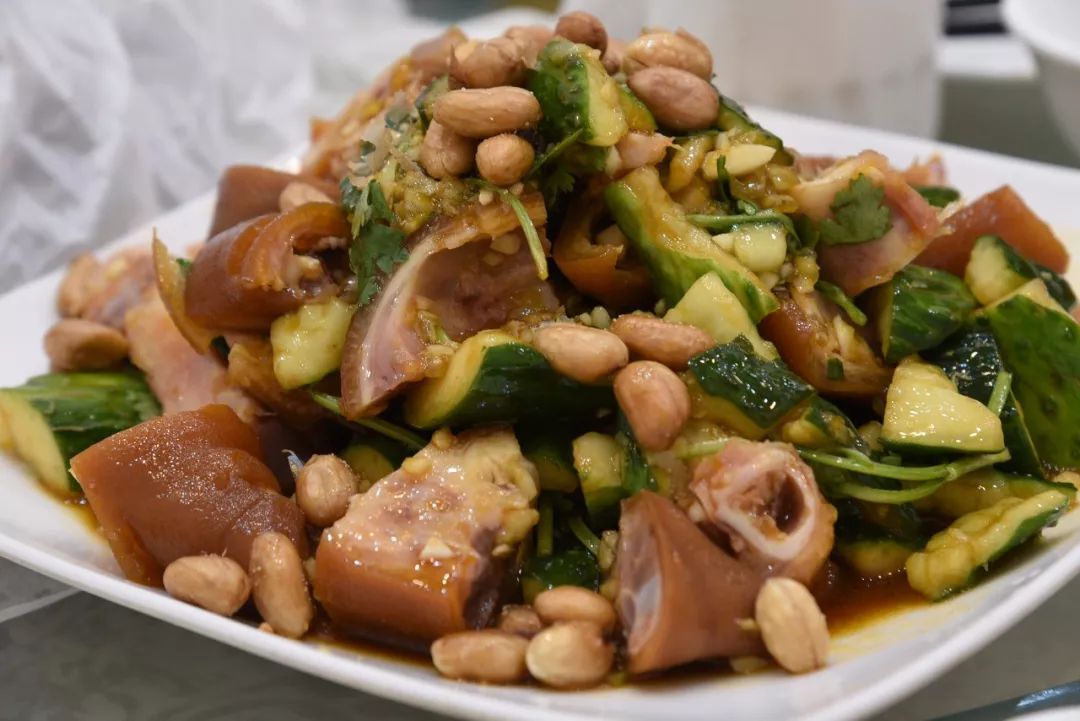 在空调房吃饭还是觉得热？因为还差了这道让你从嘴凉到心的菜