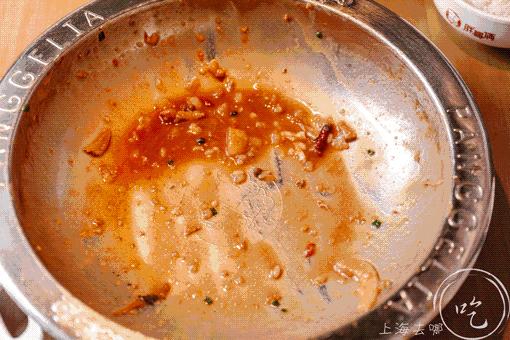 火了10年的俩胖纸！仅凭1道菜，每天卖出80000+份！