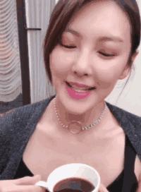 李嫣李老师照片,李亚鹏女儿李嫣的社交账号