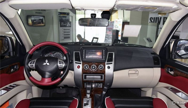 路虎卫士5.0v8和g63怎么选,卫士110v8对比大g